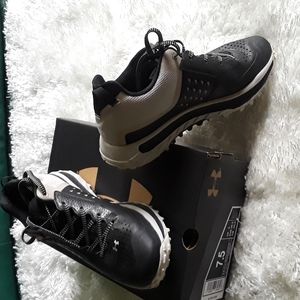 Under Armour Womens shoe